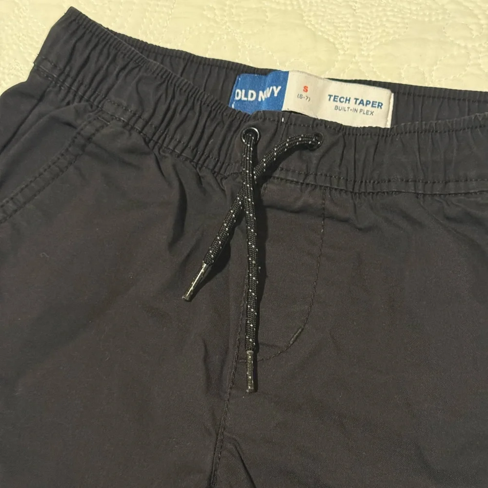 Old Navy‎ Black Built-In Flex Tapered Tech Pants for Boys S (6-7)